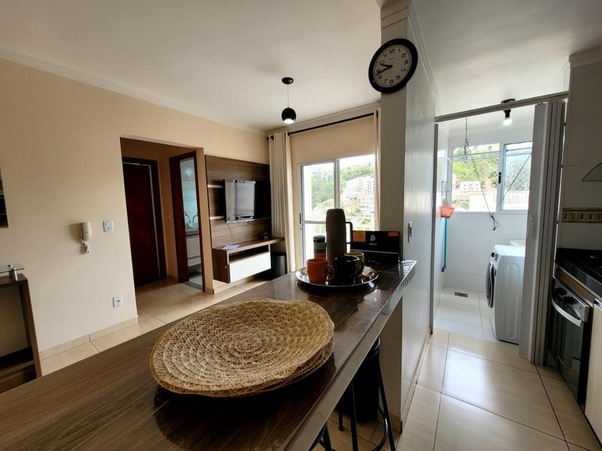 Grande No Centro C/ Cozinha Completa Varanda Apartamento *