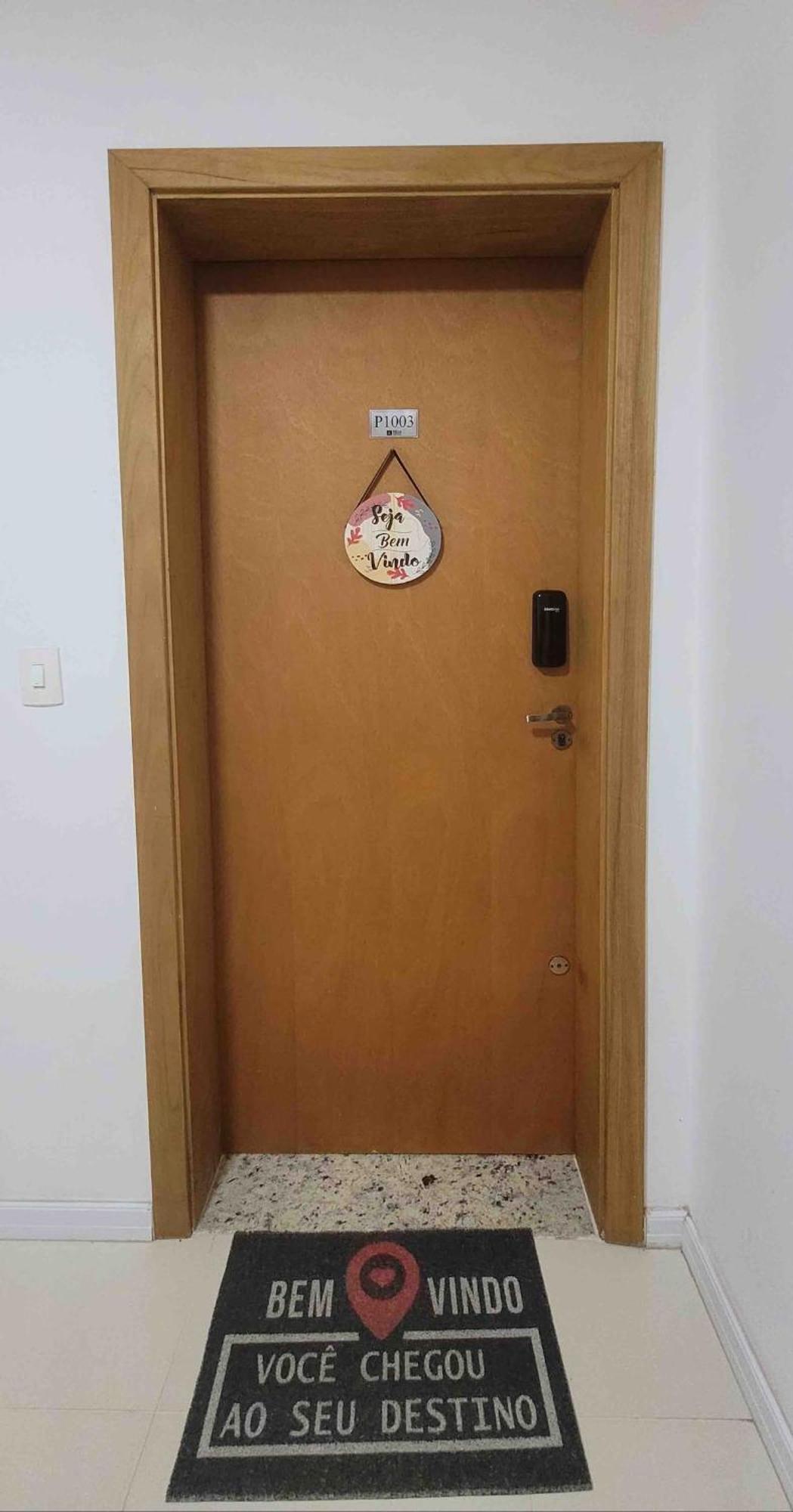 Grande No Centro C/ Cozinha Completa Varanda Apartamento Poços de Caldas
